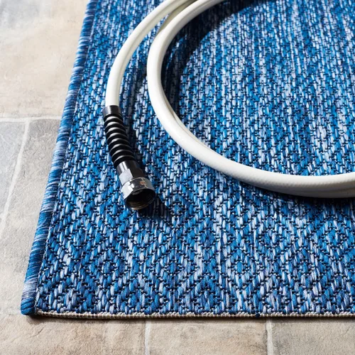Miniatura 4 de SAFAVIEH Alfombra lavable para exteriores, colección Courtyard - 6'7" x 9'6", azul marino, no desprende pelusa y fácil limpieza, ideal para patio