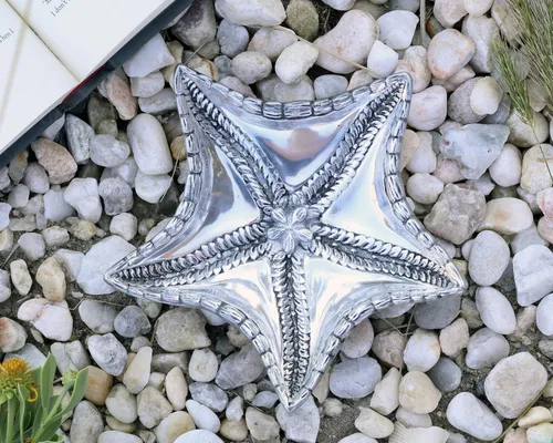 Miniatura 5 de Arthur Court Bandeja de tocador de aluminio con estrellas de mar, organizador de almacenamiento de escritorio, catchall, valet, mesita de noche
