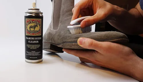 Miniatura 3 de Bickmore Espray limpiador de gamuza espumosa, removedor de manchas de gamuza y nobuck para zapatos, botas y accesorios