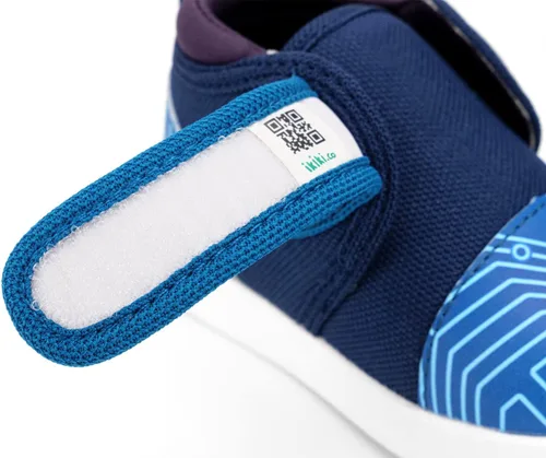 Miniatura 6 de ikiki Zapatillas deportivas para niños pequeños y niños pequeños. Tenis de ajuste espacioso. Nota no chirriantes, puntera y talón de cuero vegano