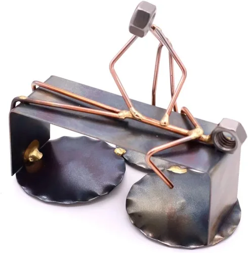 Estatuilla de metal hecha a mano de quiropráctica, arte de metal soldado a mano y esculturas de metal reciclado, accesorios únicos de escritorio,