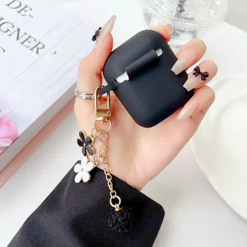 Miniatura 7 de Bonita funda negra para Airpods de 2ª/1ª generación para niñas y mujeres, con llavero de pompón de flores y kit de limpieza, funda protectora tipo