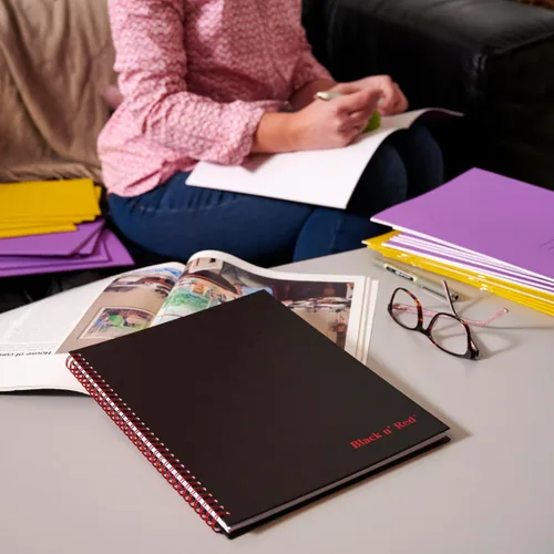 Miniatura 7 de Black n' Red Cuaderno, Diario de Negocios, 8-1/4" x 5-1/4", 70 Hojas, Rayado, Papel Optik, Aplicación Scribzee, Tapa Dura, Encuadernado con Alambre
