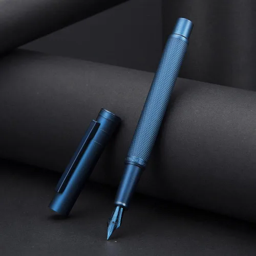 Miniatura 14 de Pluma estilográfica de metal Hongdian Black Forest, hermosa textura de árbol, plumín mediano, pluma de escritura para oficina