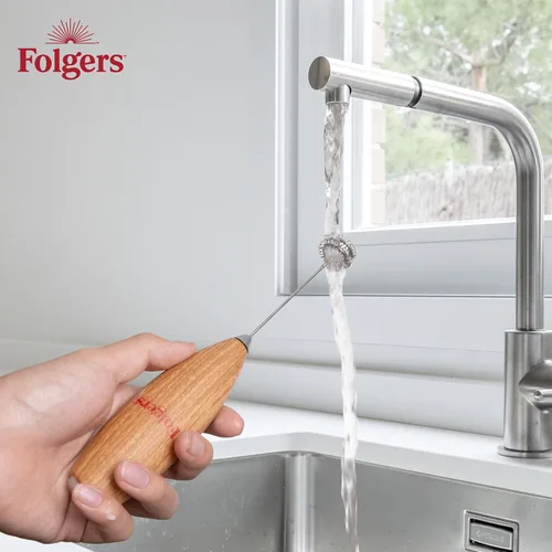 Miniatura 7 de Folgers Espumador eléctrico de leche para café, mezclador de bebidas de mano con batidor y soporte de acero inoxidable, acabado de grano de madera