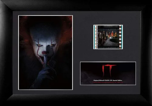 Miniatura 5 de FILMCELLS Trend Setters - IT - Pennywise The Dancing Clown y Georgie - Presentación de escritorio MiniCell de 7 x 5 pulgadas, con clip de película