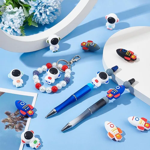 Miniatura 4 de SUNNYCLUE 10 estilos de cuentas focales de silicona lindas 3D astronautas encantos de personajes de silicona a granel de dibujos animados espaciales