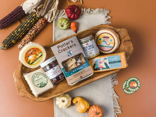 Miniatura 12 de Caja de regalo de Cheese Bros. Brotherhood Fresco de Wisconsin Surtido de Gouda, Havarti, Mozzarella y Fratello Gran idea de regalo de comida