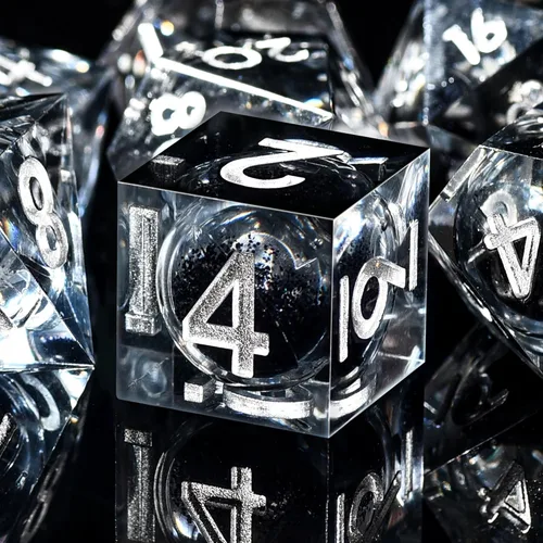 Miniatura 10 de AUSTOR Juego de dados DND de resina de núcleo líquido, de borde afilado poliédricos, juego de 7 dados DND de arena movediza hechos a mano de resina
