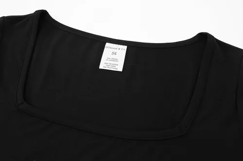 Miniatura 5 de OThread & Co. Camiseta de manga corta para mujer, cómoda, cuello cuadrado, capa elástica básica