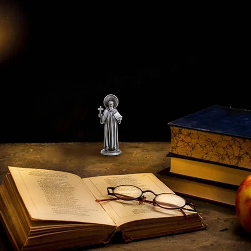 Miniatura 6 de KOMI Estatua de San Benito Sosteniendo Cruz y Regla Decoraciones para Tablero del Automóvil Bendice Regalo de Seguridad de Conducción