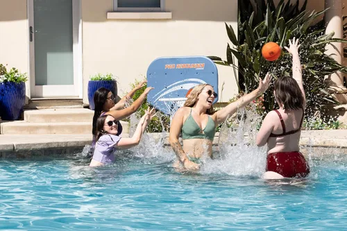 Miniatura 5 de Poolmaster Juego de aro de baloncesto ajustable Pro Rebounder junto a la piscina, tablero para todo tipo de clima, altura ajustable de 40 a 74