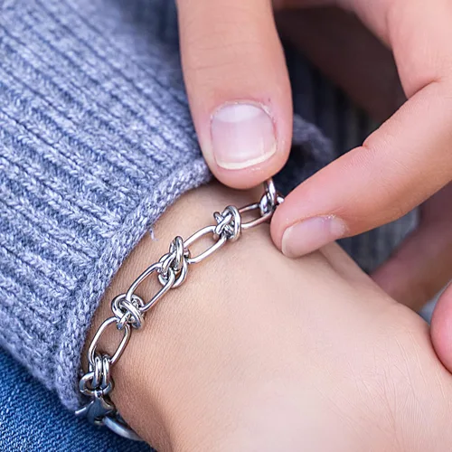 Miniatura 5 de Divoti Signature Custom Engraved Medical Alert ID Bracelet for Woman