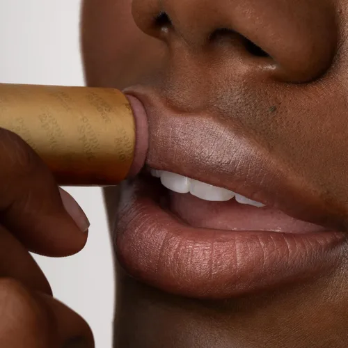 Miniatura 6 de Poppy & Pout Tinte labial natural, tubo de cartón, relleno a mano, cera de abejas, vitamina E, aceite de coco, libre de crueldad, tonos totalmente