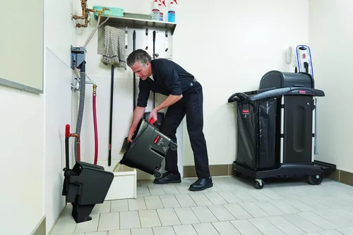 Miniatura 3 de Bolsa para carro de limpieza Rubbermaid Commercial Products de 34 galones, amarilla, para recolección de basura o artículos de lavandería, carros