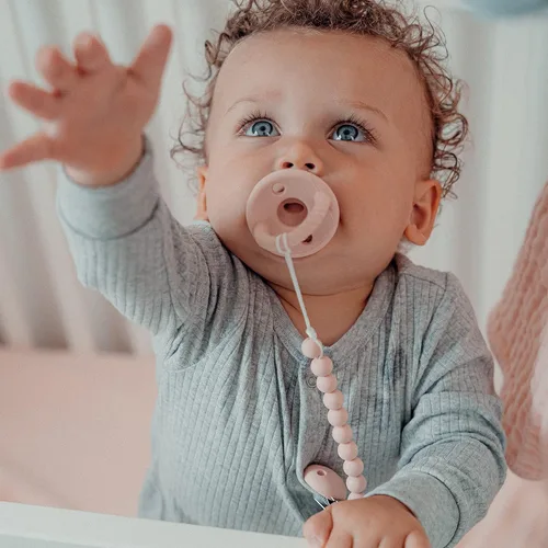 Miniatura 2 de Comfy Cubs Chupetes para bebé, paquete de 4 para 6 a 18 meses, forma de pezón suave similar al pecho, chupete de silicona compatible con CPSIA