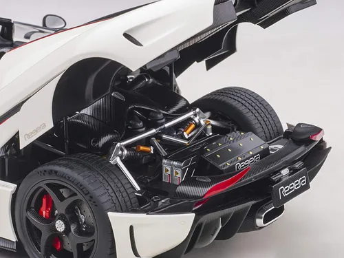 Miniatura 5 de Koenigsegg Regera 79027 - Coche modelo 1/18 blanco con carbón negro y rayas rojas