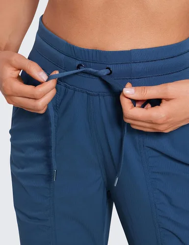 Miniatura 4 de CRZ YOGA Pantalones deportivos ligeros de entrenamiento para mujer, pantalones casuales de cintura alta para correr al aire libre con bolsillos