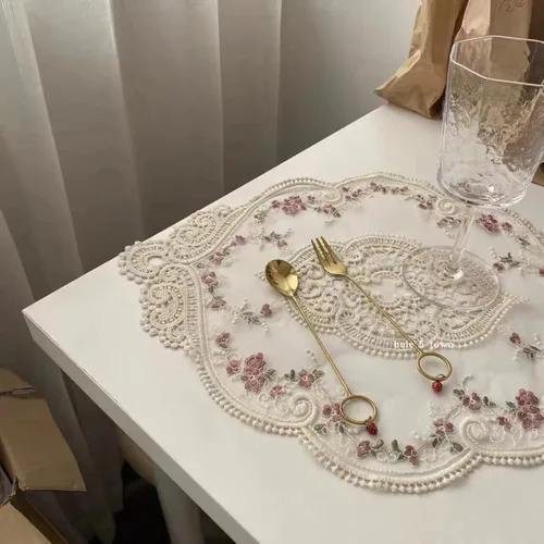 Miniatura 4 de Paquete de 2 manteles individuales ovalados vintage de encaje, exquisitos manteles individuales bordados de flores, 12 x 18 pulgadas (beige)