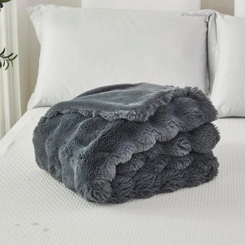 Miniatura 7 de YOU SA Manta de piel sintética gris oscuro de 51 x 63 pulgadas, manta decorativa de piel de conejo cálida y esponjosa para sofá cama, manta peluda