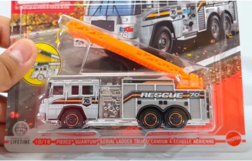 Miniatura 4 de Matchbox Pierce Quantum - Camión de escalera aérea 10/16 [plata/naranja]