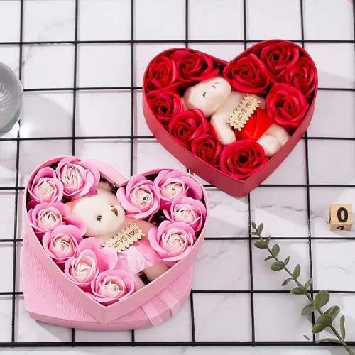 Miniatura 5 de Surakey Caja de regalo de rosas románticas con bonito oso de peluche y etiqueta I Love You en forma de corazón, pétalo de cuerpo de baño perfumado