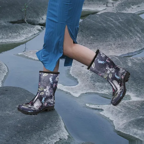Miniatura 24 de DKSUKO Waterproof Womens Rain Boots insulated,Lightweight Rubber fashion Boots in Gardening,Warm and Comfortable Wide Calf Rain Boots with Glossy in