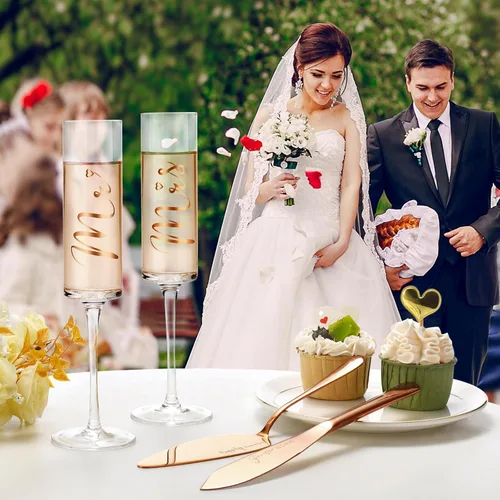 Miniatura 5 de Juego de cuchillo y servidor para tarta de boda ROXBURGH, flautas de champán para novia y novio con texto "Mr and Mrs" y tenedores con caja