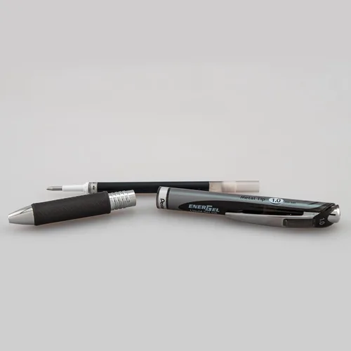 Miniatura 5 de Pentel Energel RTX - Bolígrafo retráctil de gel líquido, línea gruesa, punta de metal, tinta negra, paquete de 2 unidades (BL80BP2A)