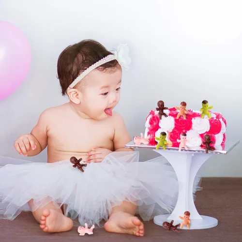 Miniatura 6 de Lamoutor - 200 bebés miniatura de plástico de diferentes etnias, para recuerdo de baby shower, juego de cubo de hielo, decoración de fiesta, de 1