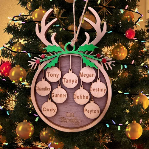 Miniatura 15 de Adorno de Navidad familiar personalizado 2023, adornos de madera para árbol de Navidad con cuerda pequeña, de 1 a 10 nombres personalizados