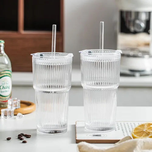 Miniatura 8 de INSETLAN Vasos de vidrio acanalado de 20 onzas con tapas y popotes de vidrio, juego de 4 piezas de cristalería, pared gruesa, ideal para café