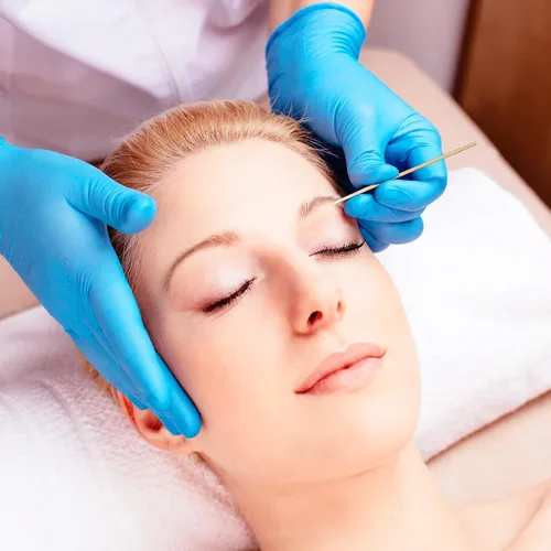 Miniatura 7 de 800 hisopos de algodón puntiagudos con estuche de almacenamiento, hisopos de algodón con punta de precisión de microblading de 4 pulgadas con palos