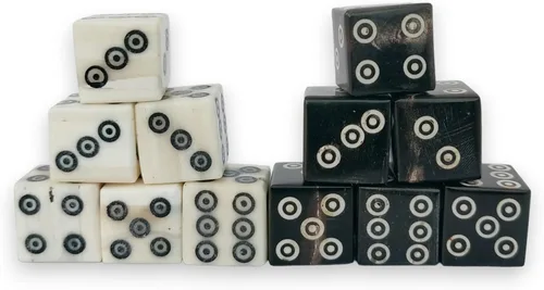 Miniatura 4 de D6 - Juego de 12 dados vikingos/medievales para apuestas de hueso y cuerno, 9/16 pulgadas (0.551-0.591 in) de grosor