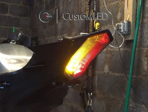 Miniatura 4 de Yamaha YZF-R1 Blaster-X 2015-2024 Luz trasera LED integrada (lente transparente)