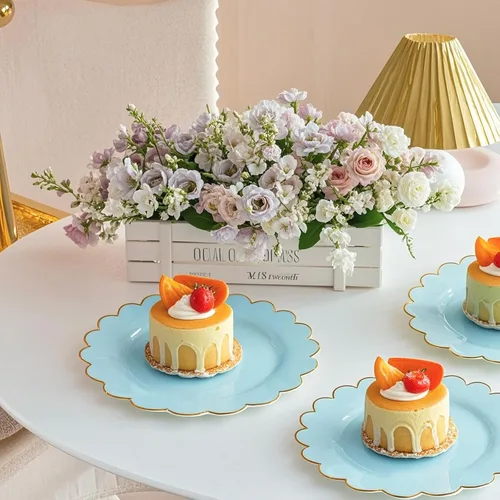 Miniatura 6 de LIYH - 100 platos de plástico azul, bordes festoneados de 7.5 pulgadas, platos desechables para postre/ensalada, color azul con borde dorado, platos