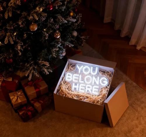 Miniatura 8 de Letrero de neón LED con texto en inglés "You Belong Here", luz de neón decorativa regulable alimentada por USB, para el hogar, sala de estar