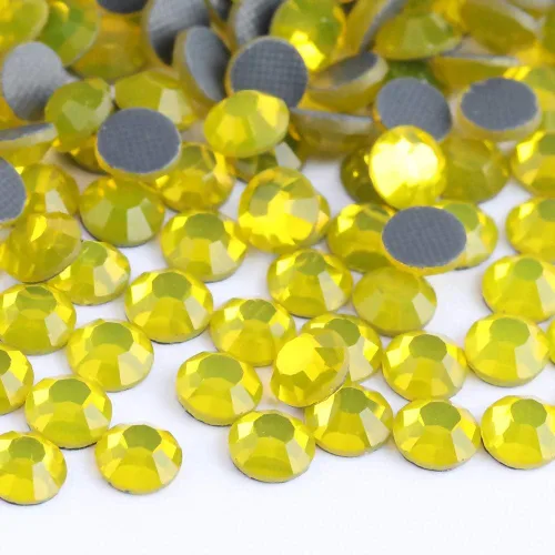 BEADSLAND - Diamantes de imitación de cristal termoadhesivos, piedra cortada a máquina, 1440 unidades/paquete (amarillo limón, SS20/5 mm)