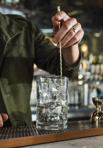 Miniatura 6 de Artisan Series - Vaso de mezcla de cóctel Herramientas profesionales de bar y utensilios de bar para barmanes y mixología Vaso de mezcla de Vaso