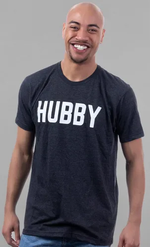 Miniatura 7 de Hubby Funny Dad Joke Groom Humor Matrimonio Aniversario Marido Saying Cute Dude Honeymoon Camiseta para hombre