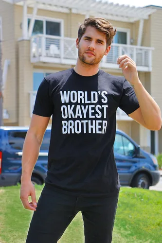 Miniatura 8 de Crazy Dog - Camiseta para hombre con humor sarcástico del mundo Okayest Brother