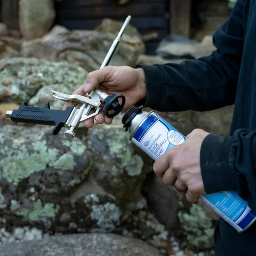 Miniatura 3 de Aquascape Sellador profesional de espuma de cascada negra para arroyos y cascadas, llena huecos entre roca y roca para flujo directo, espuma