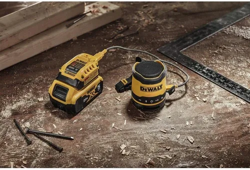 Miniatura 8 de Dewalt Altavoz Bluetooth, Recargable USB-C, para el lugar de trabajo (DCR008)