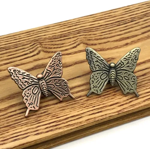 Miniatura 6 de 4 pomos de metal con forma de mariposa antigua para cajones (2 piezas de bronce y 2 bronce rojo)