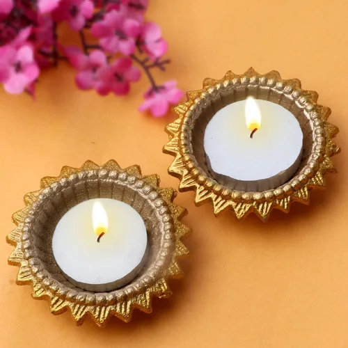 Miniatura 5 de SATVIK 12 piezas Multicolor Surya Metal Diya Floral Lotus Flower Shape Tea Light Holder Lámpara de aceite Navidad Interior Hogar Mandir Pujan Pooja