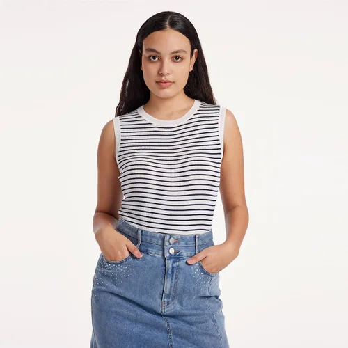 Miniatura 6 de GOELIA Camisetas sin mangas de verano para mujer, estilo casual, sin mangas, cuello corazón, ajustadas, básicas, para salir, camisetas de punto