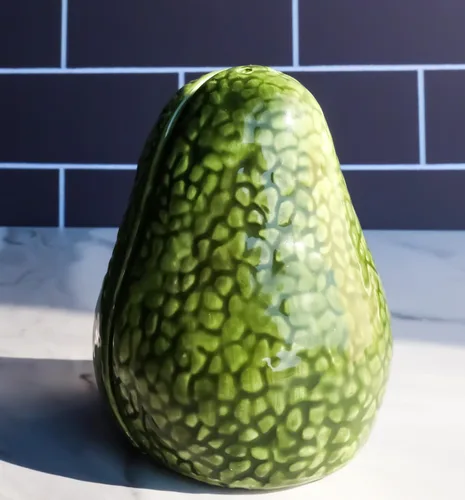 Miniatura 4 de Ebros - Juego de salero y pimentero de cerámica de superalimento delicioso en mitades de aguacate, figuras de fiesta, cocina, mesa, frutas