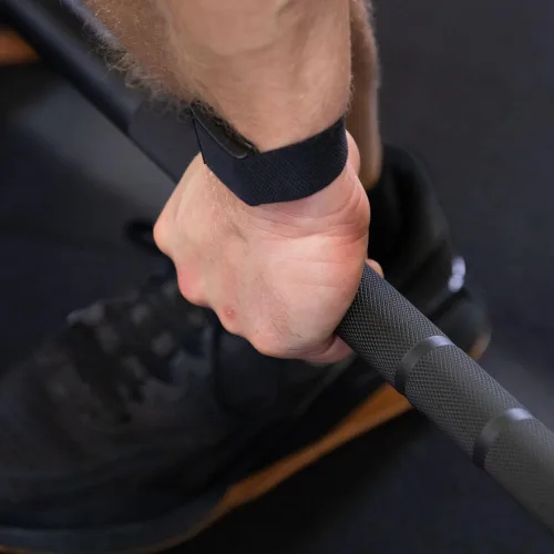 Miniatura 6 de Titan Fitness Black Cerakote - Barra olímpica de la serie TITAN de 44.1 lbs y 1.122 in, hecha en Estados Unidos, con clasificación de 1,500 libras