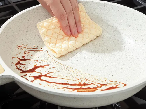 Miniatura 5 de SENSARTE - Sartén antiadherente de cerámica, para omelet y huevos, sartén de chef saludable y no tóxica, compatible con inducción, con mango Blanco