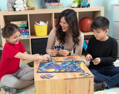 Miniatura 3 de Little Astronauts - Juego de mesa para niños a partir de 4 años – Carrera de cohetes alrededor del sistema solar y explora el espacio – Divertido